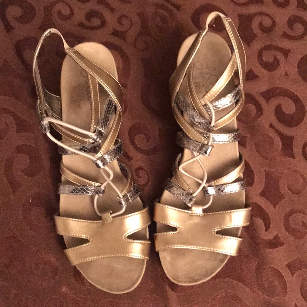 Life Stride 9.5 gold and platinum wedge summer sandals